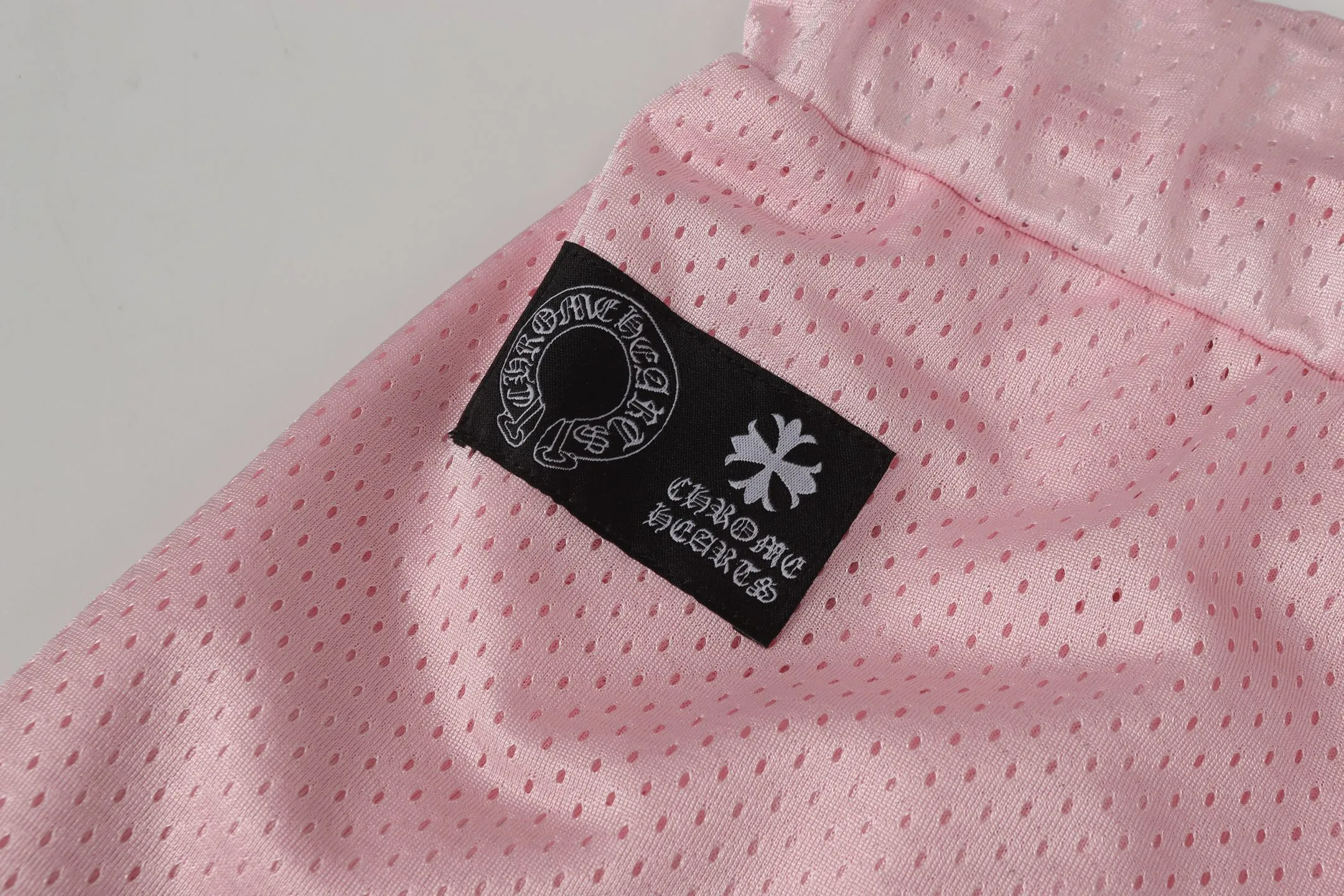 P160 Chrome Hearts CH Chrome Hearts popular Sanskrit printed mesh double-layer ice hockey jersey sports suit. Uses direct injection imported machine printing. Hardware accessories are all ground and customized. Correct configuration. Black 2025 Chrome Hearts authentic packaging. 300 grams of custom-made dyed mesh. Large version. Loose and stylish. Different from lower versions. Slim and long version with upper body and hip stretch. 100% commitment: top quality. Not fast food. The highest version on the market. Top quality - different from ordinary versions on the market. If you care about quality, you should also respect the price. Absolutely 0 after-sales service and 0 return rate so far. It’s hard not to love the style - 300g mesh custom-dyed fabric - Correct high-density main mark, washed tag, hand-sewn